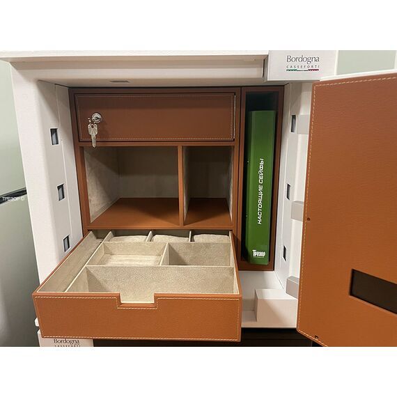 Отделка внутренней панели двери BRIXIA